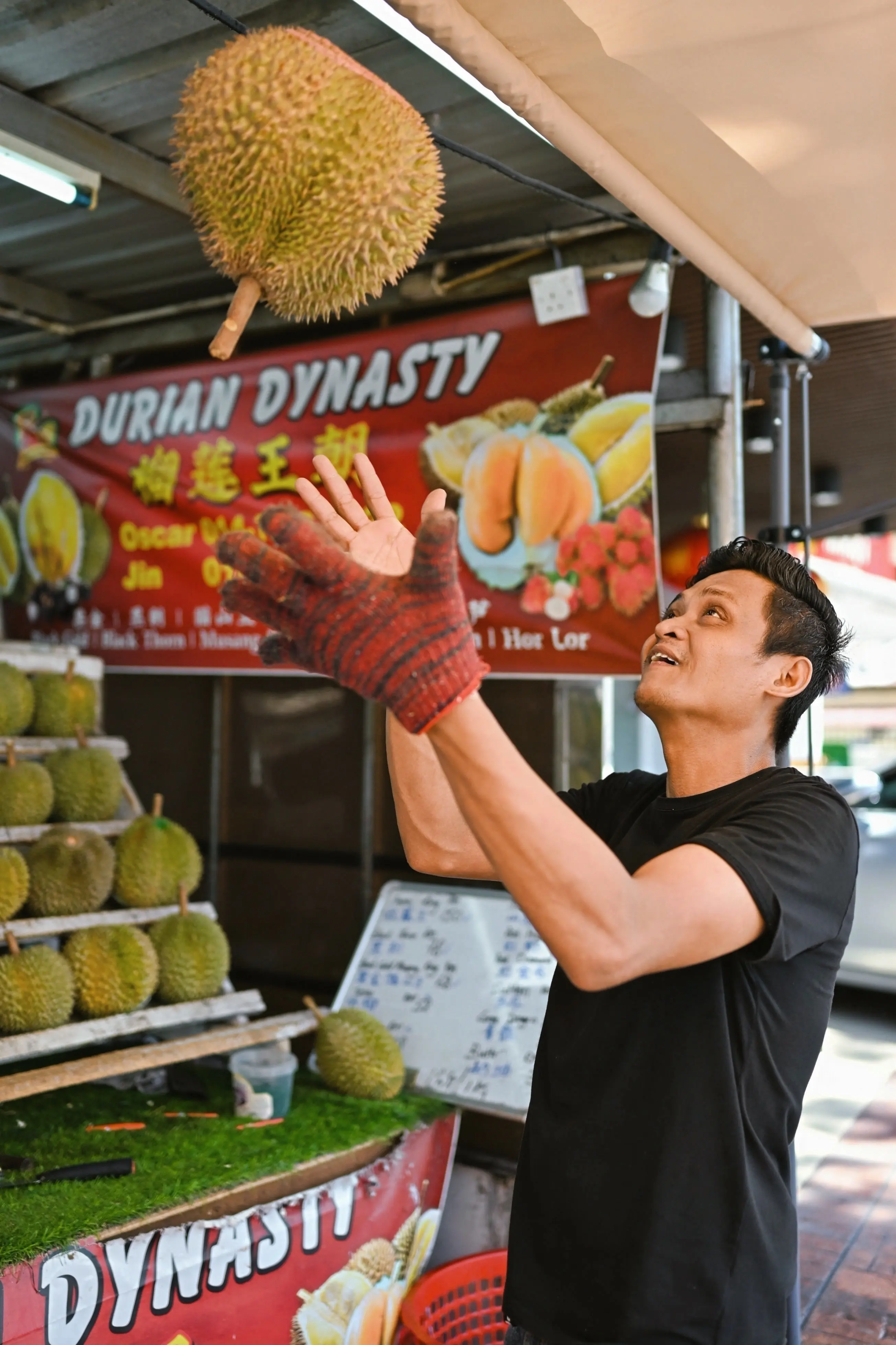 Malaysian Durian Guide: How to Eat the King of Fruits